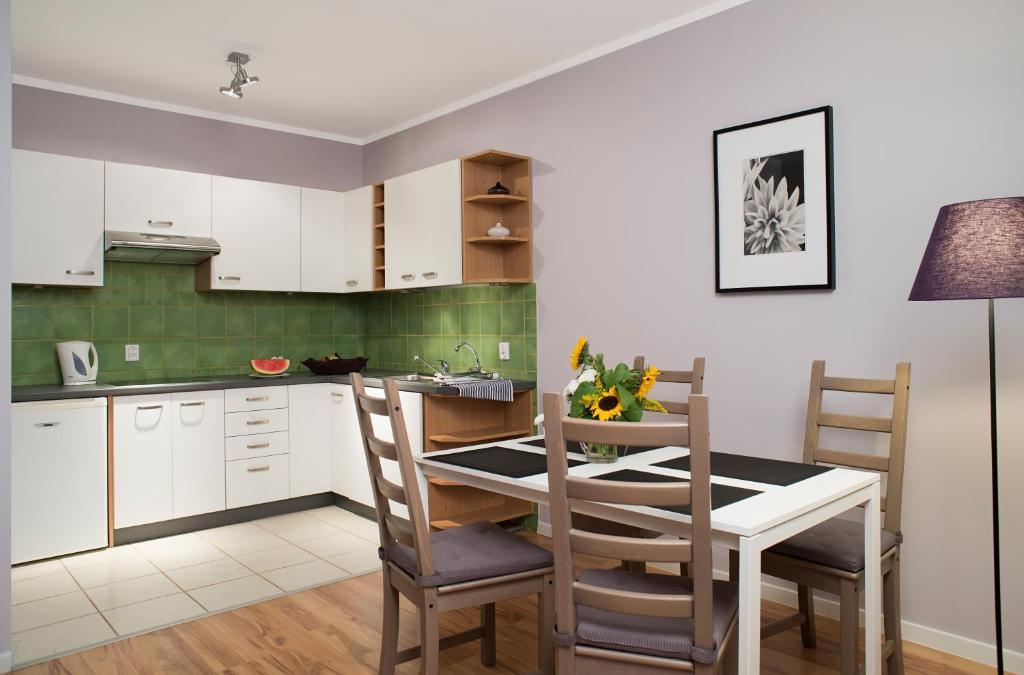 Apartamenty Tww Ochota Varsovia Habitación foto